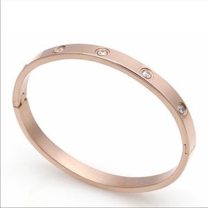 🔥LOVE BRACELET 🔥